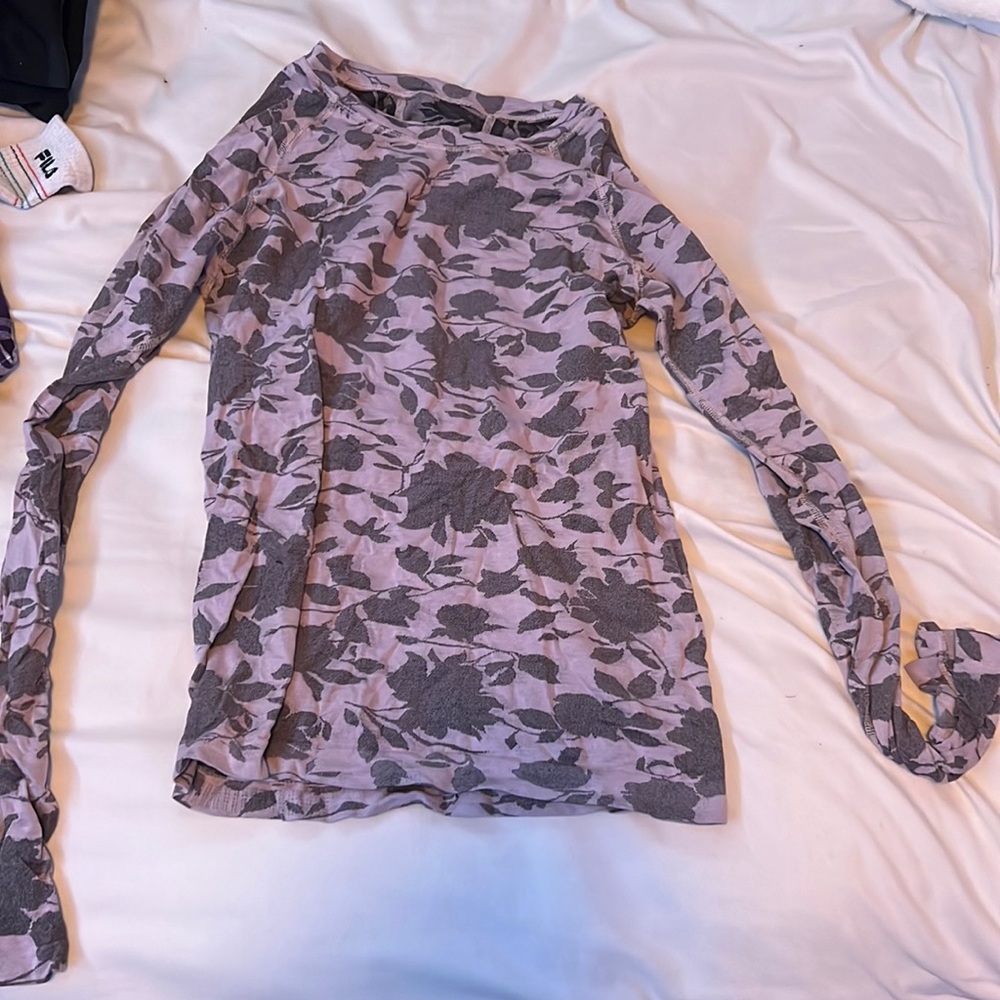 Purple with grey flower design Athleta long sleeve top!